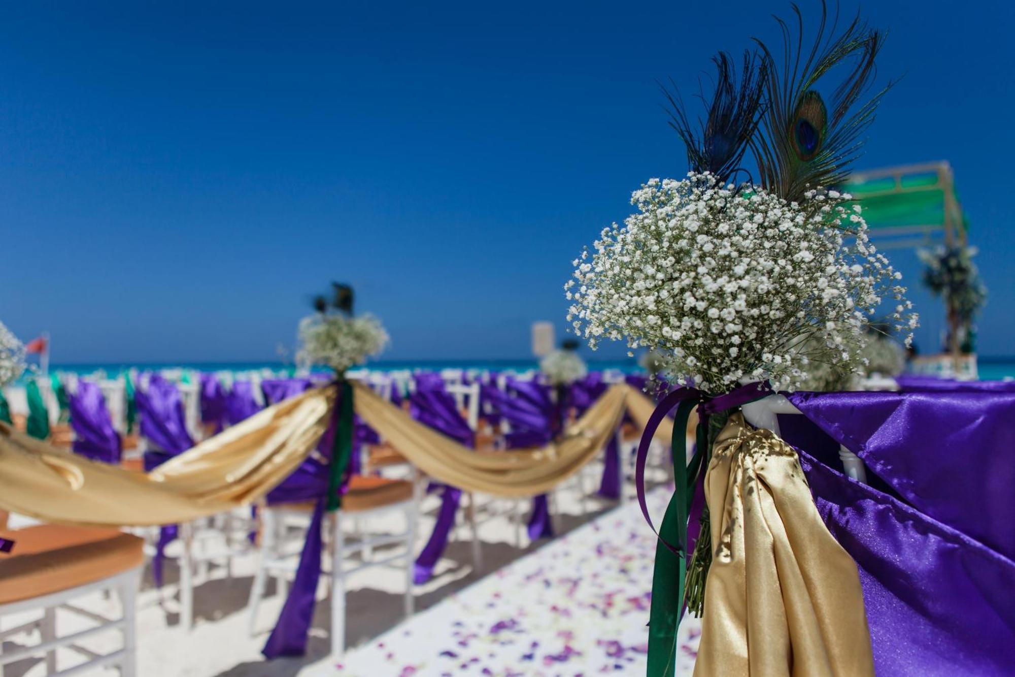 The Pyramid Cancun By Oasis Buitenkant foto A beach wedding