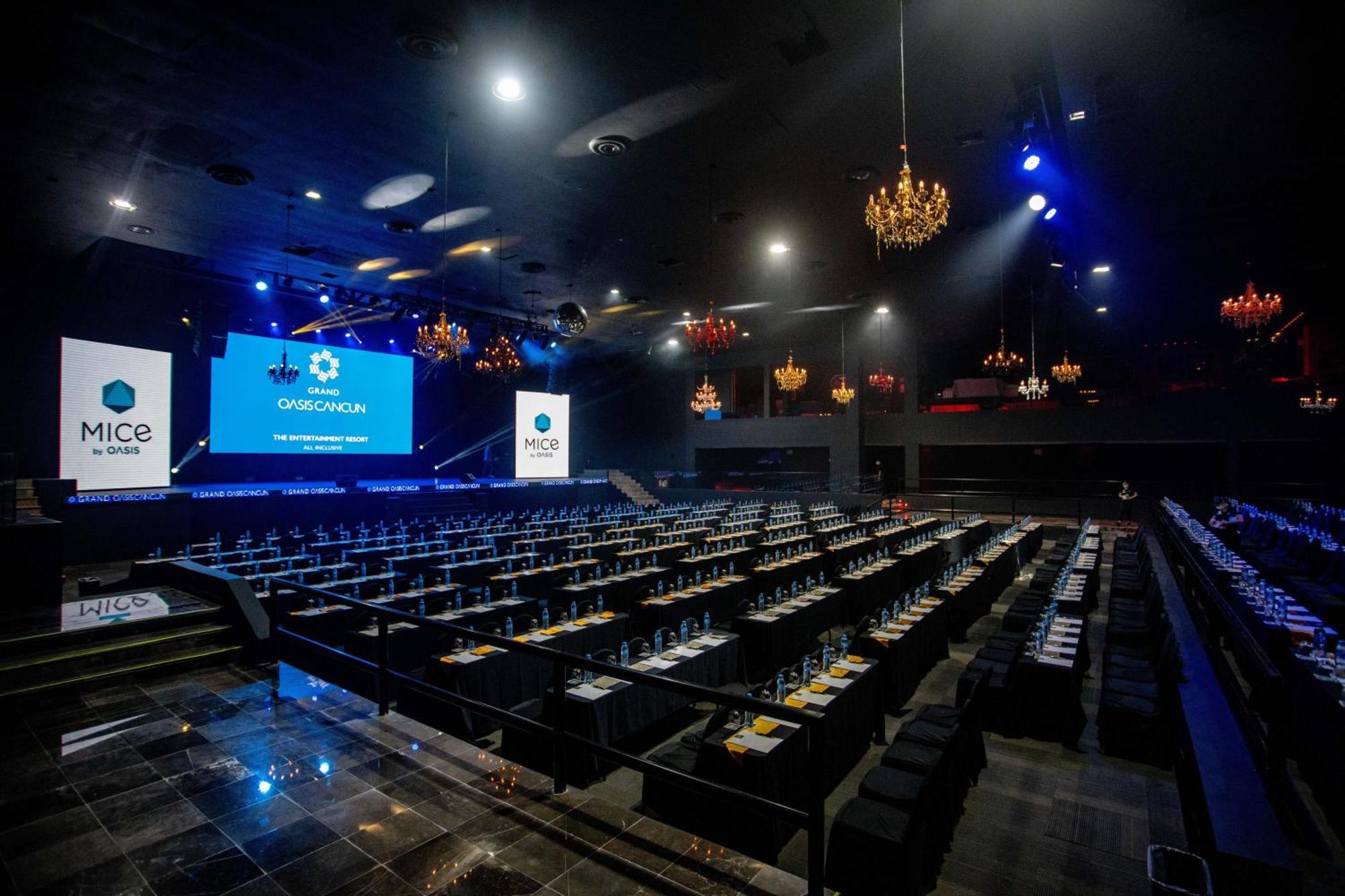 The Pyramid Cancun By Oasis Buitenkant foto The Auditorium