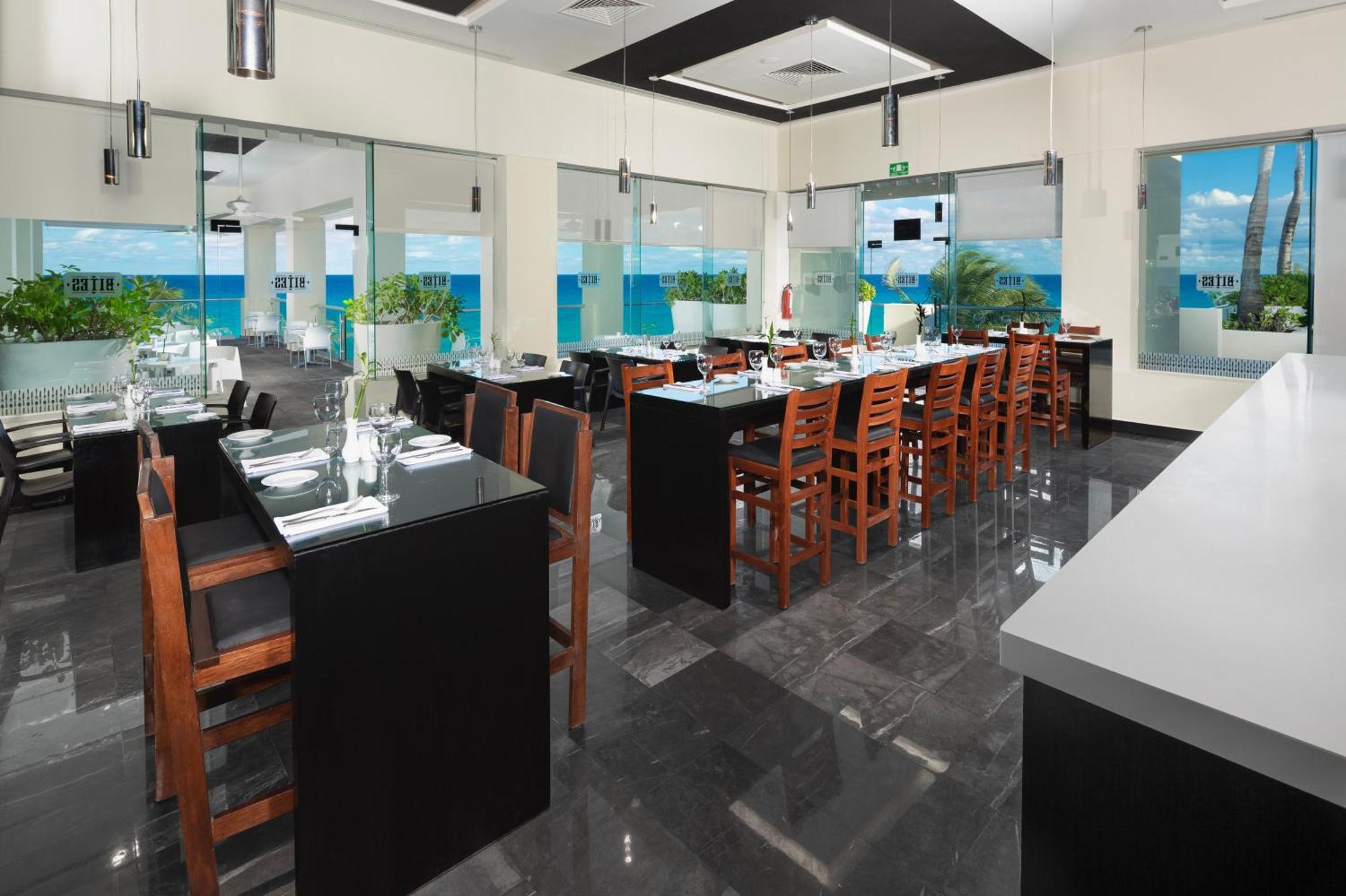 The Pyramid Cancun By Oasis Buitenkant foto Restaurant