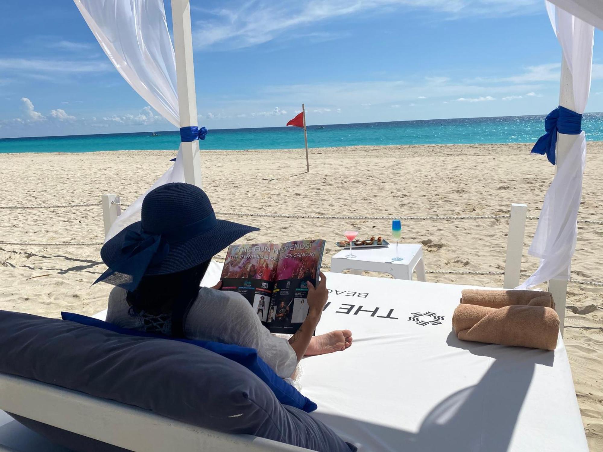 The Pyramid Cancun By Oasis Buitenkant foto Beach at the Hilton Aruba Resort