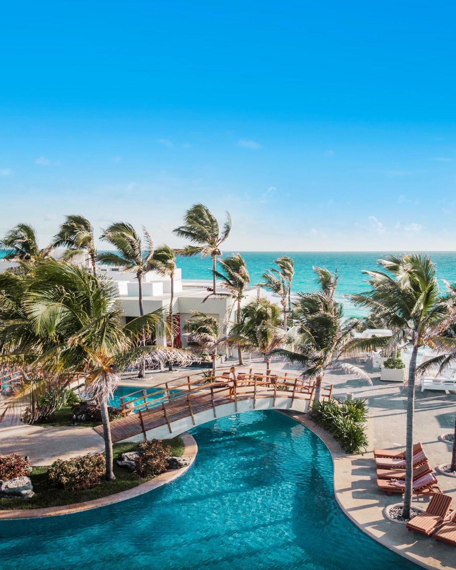The Pyramid Cancun By Oasis Buitenkant foto View of the beach from the hotel